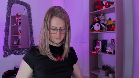 kimberly_thonson online show from December 1, 4:12 pm