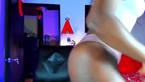 Snapshot of kimberlybanks2 chatting on December 29, 2:17 am Kimberly Banks online show from December 29, 2:17 am