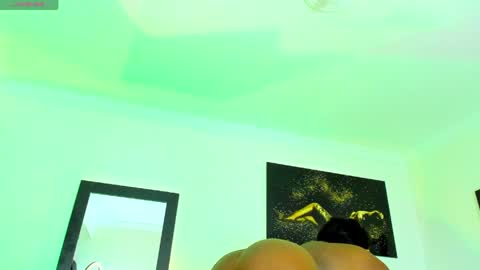 Kimberly Banks online show from April 20, 8:10 pm