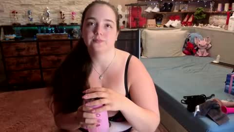 Snapshot of kimberlycaprice chatting on May 15, 8:10 am kimberlycaprice online show from May 15, 8:10 am