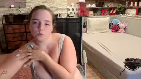 kimberlycaprice online show from July 28, 4:39 pm