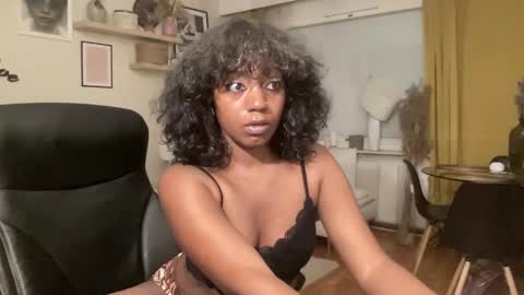 kimberlyee online show from March 4, 7:20 pm