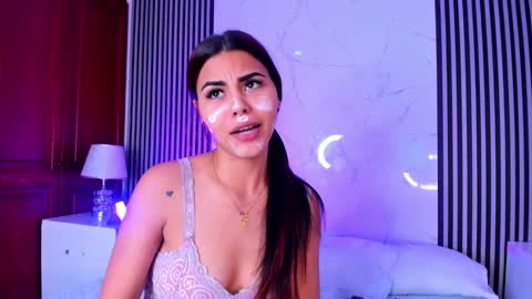 Snapshot of kimberlyloren chatting on October 11, 9:24 pm Kimberly Loren online show from October 11, 9:24 pm