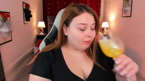 Snapshot of kimberlymaran chatting on February 23, 9:11 am The one that you wont be able to forget online show from February 23, 9:11 am