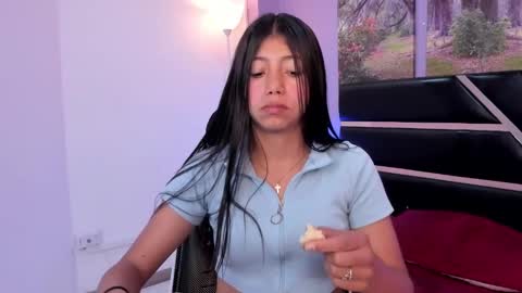 Snapshot of kimberlyvillalobos chatting on January 24, 11:37 am Kimberly Villalobos online show from January 24, 11:37 am