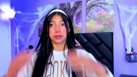 Snapshot of kimberlyvillalobos chatting on October 21, 11:33 am Kimberly Villalobos online show from October 21, 11:33 am