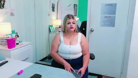 KimBrooks online show from December 21, 11:06 am