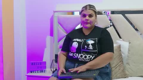 KimBrooks online show from February 25, 2:10 am