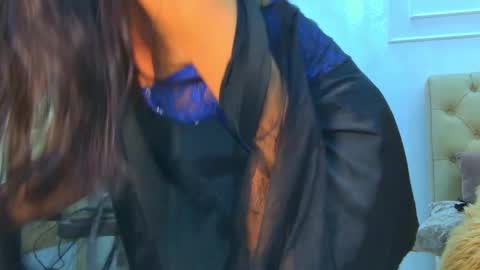 KIm online show from February 21, 6:31 pm