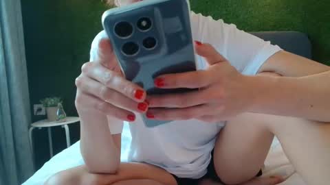 Kim  online show from February 3, 2:33 pm