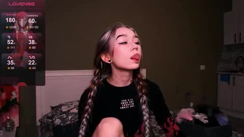 Kimiko online show from October 25, 11:40 am