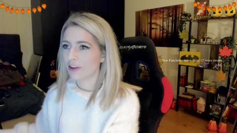 Wolfs Girl online show from November 21, 10:52 pm