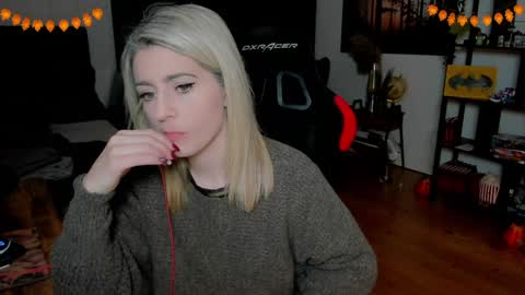 Wolfs Girl online show from November 25, 6:41 pm