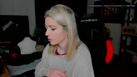 Wolfs Girl online show from January 17, 6:33 pm