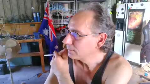 Snapshot of kimintheshed chatting on December 3, 9:51 am kimintheshed online show from December 3, 9:51 am