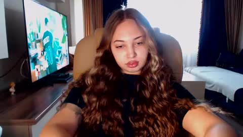 Kim Lee  online show from January 8, 12:37 pm