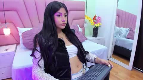 kimluna1 online show from December 22, 3:25 am