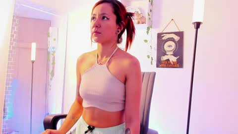 Snapshot of kimmcarter chatting on December 8, 2:18 am Kimm online show from December 8, 2:18 am