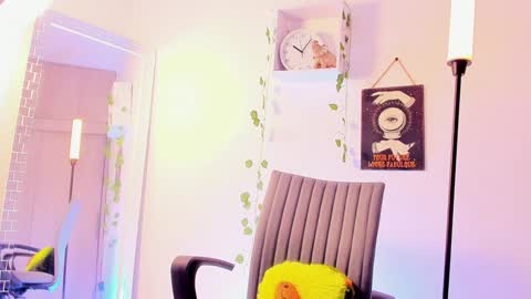 Snapshot of kimmcarter chatting on December 8, 5:18 am Kimm online show from December 8, 5:18 am