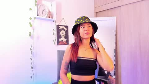 Snapshot of kimmcarter chatting on December 20, 3:03 am Kimm online show from December 20, 3:03 am