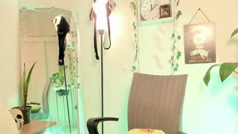 Snapshot of kimmcarter chatting on February 14, 5:09 am Kimm online show from February 14, 5:09 am