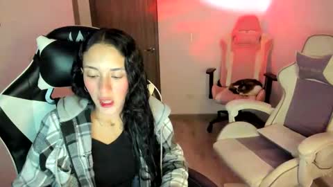 kimmi online show from October 10, 11:15 pm