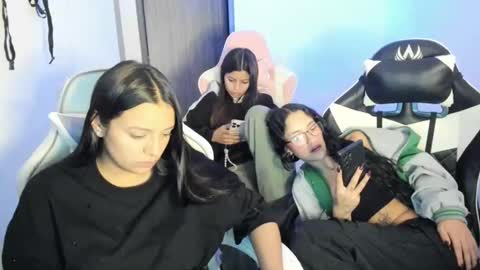 kimmi online show from November 12, 11:25 pm