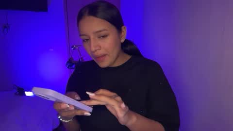 kimmi online show from April 8, 11:16 pm