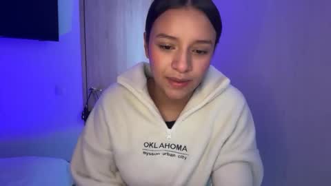 kimmi online show from April 29, 9:32 pm