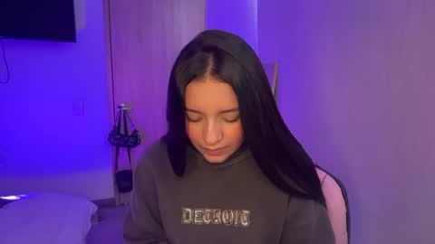 Snapshot of kimmi_foxy chatting on May 15, 5:31 pm kimmi online show from May 15, 5:31 pm