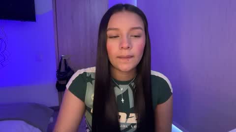 kimmi online show from July 22, 2:42 pm
