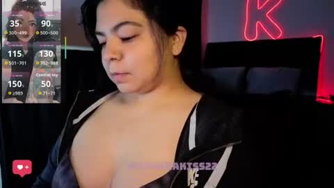 Snapshot of kimmiakiss22 chatting on July 11, 2:25 am Kimmi online show from July 11, 2:25 am