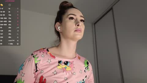 Kimmie online show from March 29, 6:19 pm