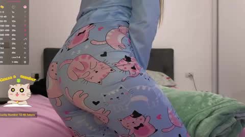 Kimmie online show from April 13, 6:57 pm