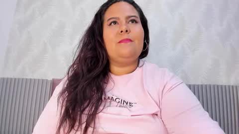Snapshot of kimmie_kaboom_ chatting on February 21, 12:05 am Karla online show from February 21, 12:05 am