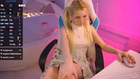  Your Kimmie  follow me  online show from February 20, 6:35 pm