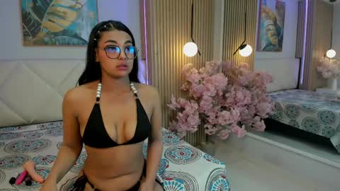 kimmy_bolton online show from April 19, 12:04 pm