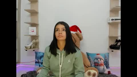 Snapshot of kimmy_montiell chatting on December 3, 11:52 am kimmy_montiell online show from December 3, 11:52 am