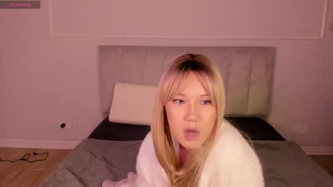 kimmyki1 online show from February 9, 3:21 am