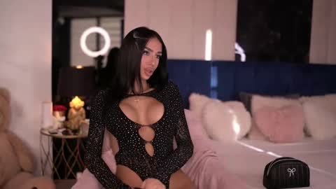 Kim online show from October 25, 2:13 pm