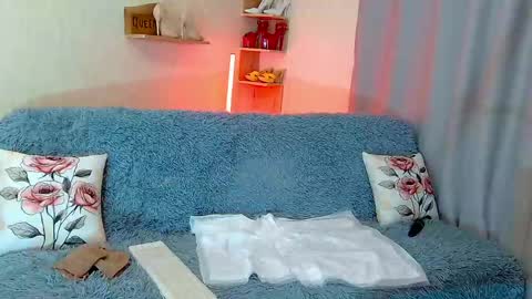 Kim online show from April 17, 8:01 pm