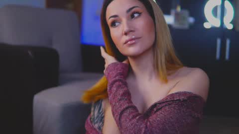 Snapshot of kimskye chatting on January 20, 11:54 pm KimSkye online show from January 20, 11:54 pm