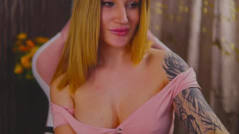 Snapshot of kimskye chatting on January 31, 2:48 am KimSkye online show from January 31, 2:48 am