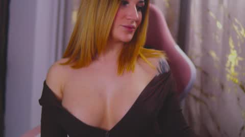 Snapshot of kimskye chatting on February 7, 12:42 am KimSkye online show from February 7, 12:42 am