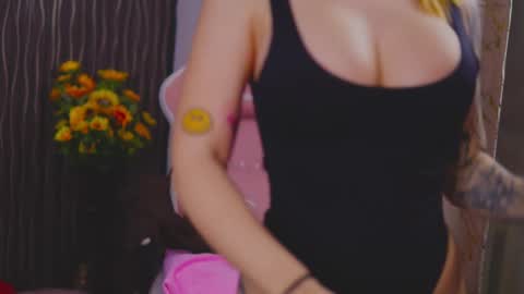 Snapshot of kimskye chatting on February 21, 4:07 am KimSkye online show from February 21, 4:07 am