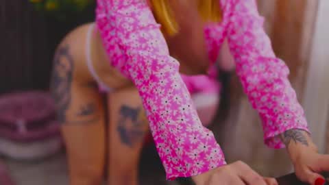 Snapshot of kimskye chatting on February 22, 6:17 am KimSkye online show from February 22, 6:17 am