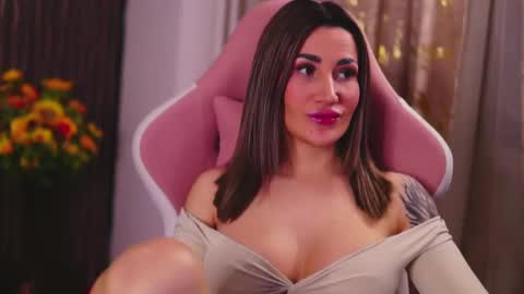 Snapshot of kimskye chatting on March 8, 11:18 pm KimSkye online show from March 8, 11:18 pm