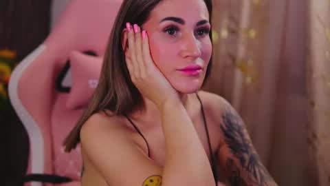 Snapshot of kimskye chatting on March 10, 4:38 am KimSkye online show from March 10, 4:38 am