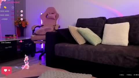 Snapshot of kimskye chatting on March 3, 2:23 pm KimSkye online show from March 3, 2:23 pm