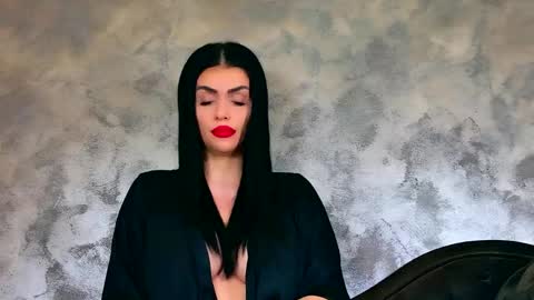 Kim Wilmes online show from April 24, 1:24 pm